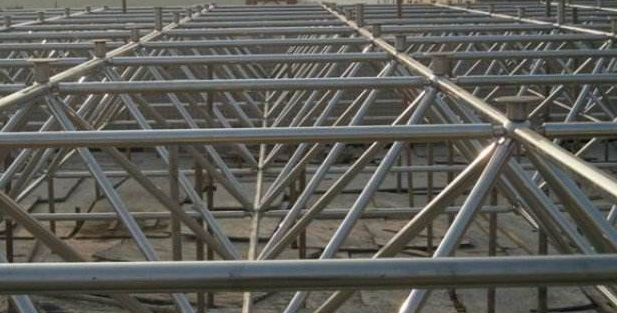 洮南盘点螺栓球网架构件施工前的3方面考试事件